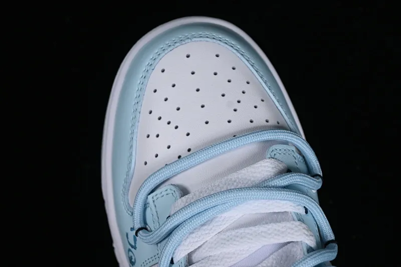 All categories Nk SB Dunk series Nk SB Dunk Low low-top sneakers Nk Dunk Low heart playing card graffiti American North Carolina blue SB strap low-top casual sneakers DV0831-101